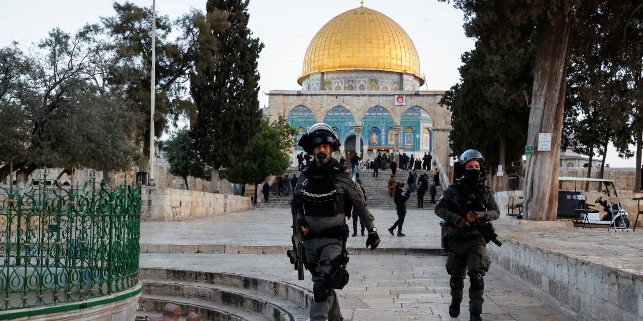 21. hafta: Terörist israil cuma namazında Filistinlilerin Mescid-i Aksa'ya girişini engelledi