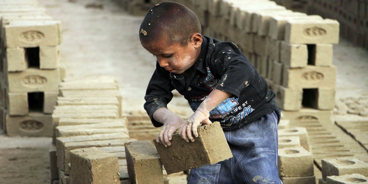 Dünyada neredeyse her 10 çocuktan biri 'işçi' durumunda