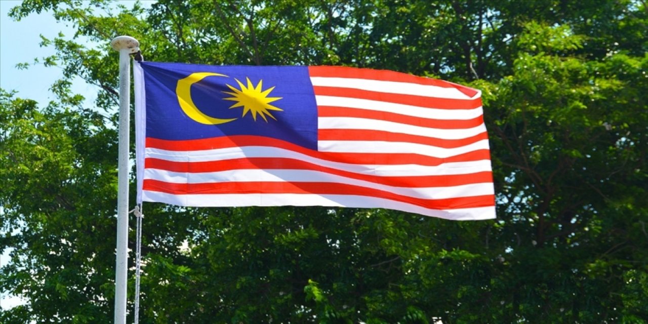 Malezya, israil bağlantılı gemilerin limanlarına yanaşmasını yasakladı
