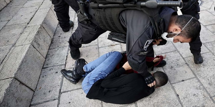 İşgalci İsrail, 2021'de 1149 Filistinli çocuğu gözaltına aldı
