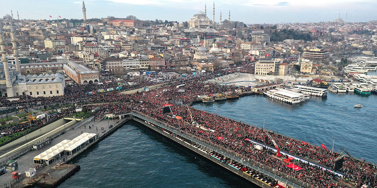 İstanbul'un nüfusu 131 ülkeden fazla