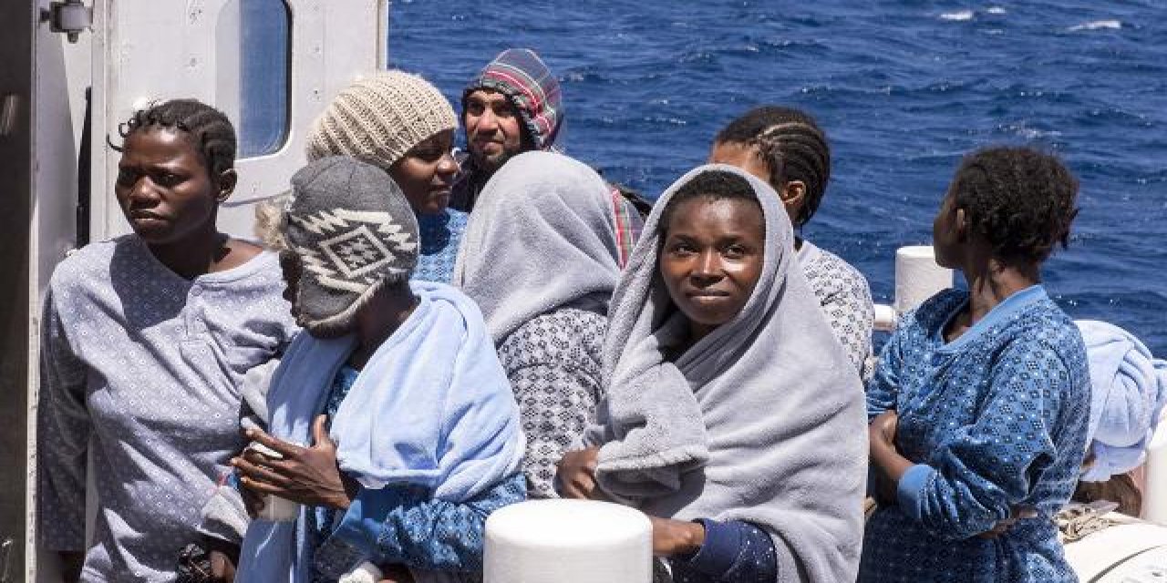 Lampedusa Adası'ndaki göçmen dramı tepki çekiyor