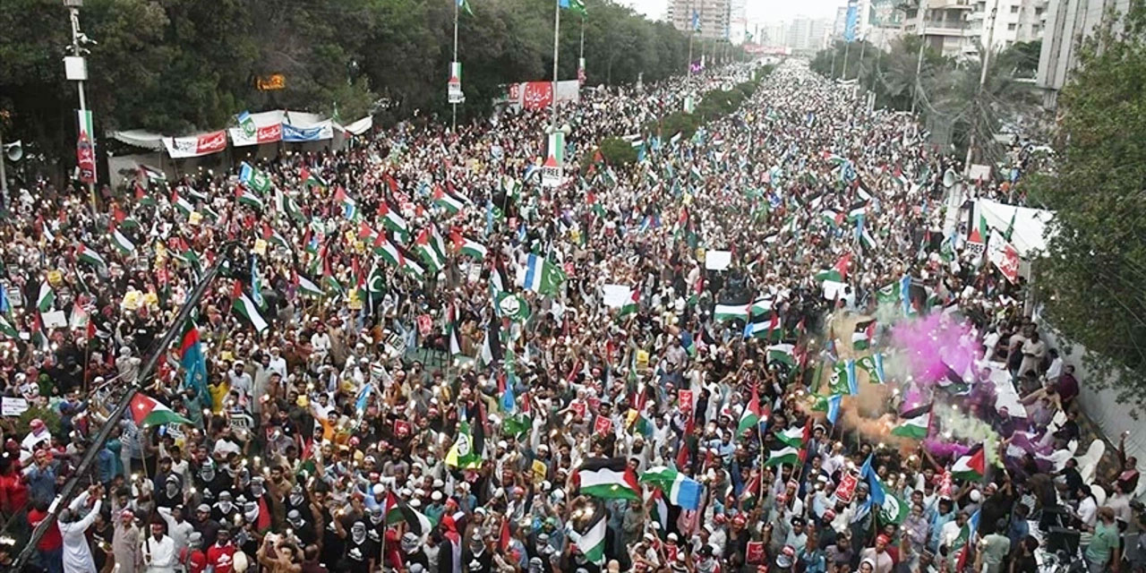 Burası Pakistan, on binlerce kişi Filistin için meydanlarda