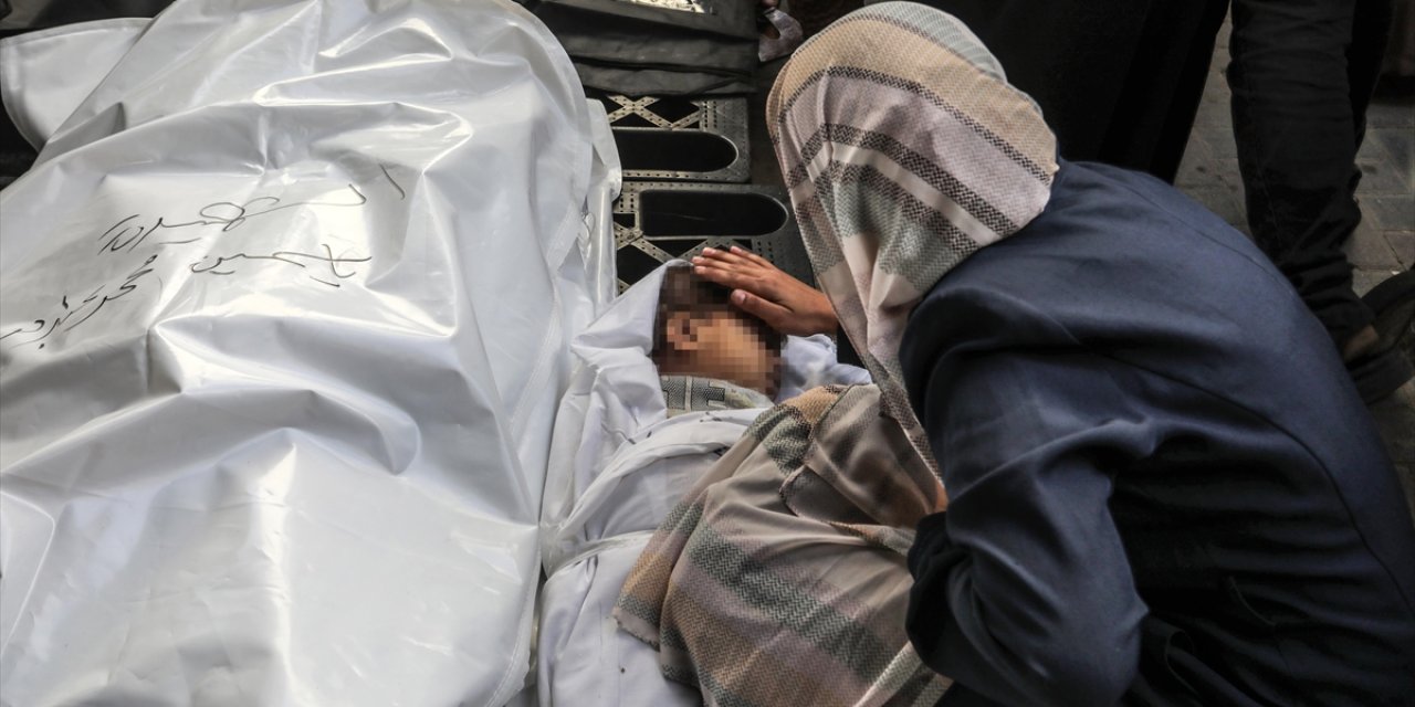 Katil israil, Refah’ta 16'sı çocuk 24 kişiyi daha katletti