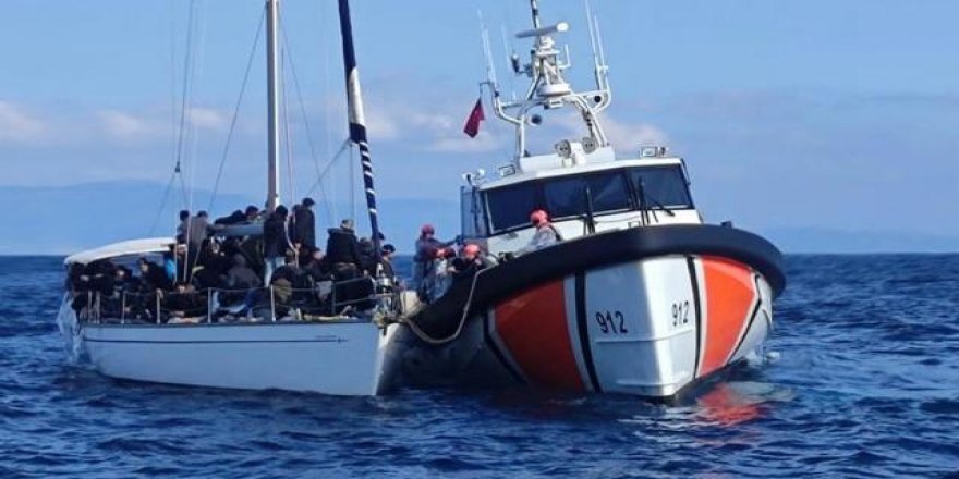 Yunanistan tarafından Türk kara sularına itilen 199 göçmen kurtarıldı